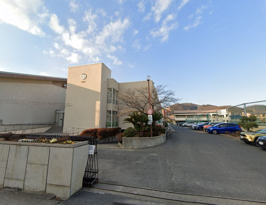 【中学校】岡山市立京山中学校まで1000ｍ