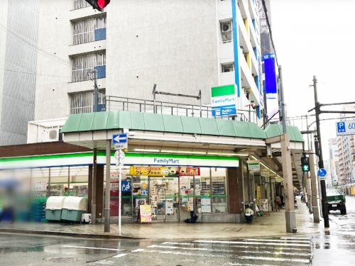 【コンビニエンスストア】ファミリーマート　内久宝寺町四丁目店まで146ｍ