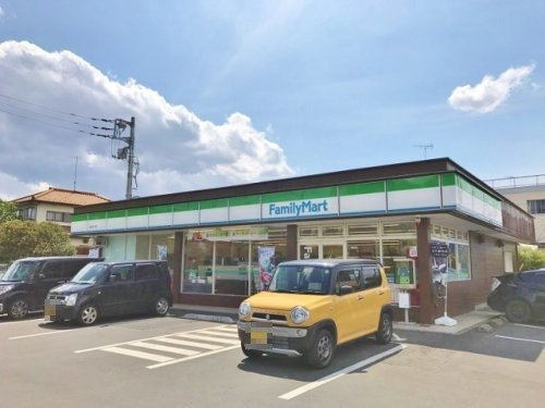 【コンビニエンスストア】ファミリーマート　加須久下店まで180ｍ