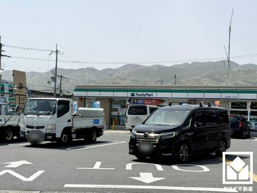 【コンビニエンスストア】ファミリーマート　大津唐崎1丁目店まで1235ｍ