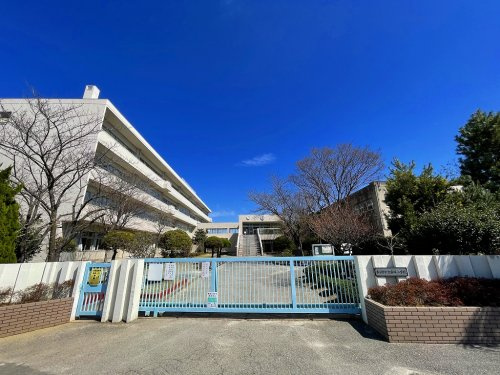 【小学校】春日部市立藤塚小学校まで790ｍ