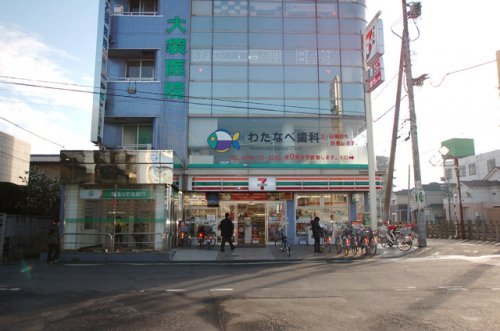 【コンビニエンスストア】セブンイレブン大袋駅前店まで134ｍ