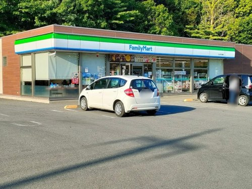 【コンビニエンスストア】ファミリーマート　小山中久喜店まで370ｍ