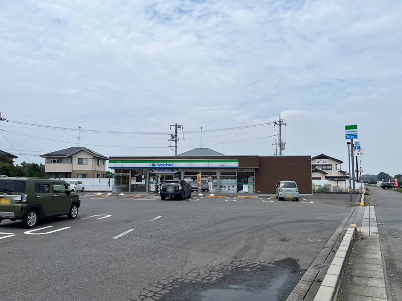 【コンビニエンスストア】ファミリーマート　小山田間店まで410ｍ