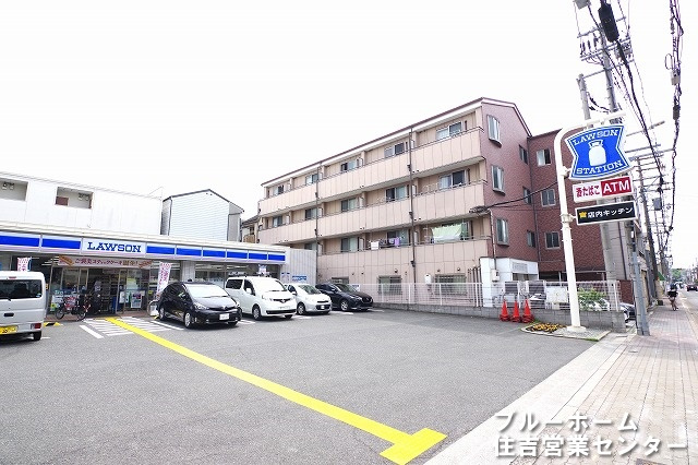 【コンビニエンスストア】ローソン　鷹合四丁目店まで176ｍ