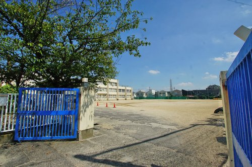 【小学校】岸和田市立常盤小学校まで740ｍ