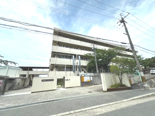 【中学校】吹田市立千里丘中学校まで510ｍ