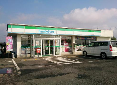 【コンビニエンスストア】ファミリーマートフレスト　桜川塙世店(サイクルサポートステーション)まで3377ｍ
