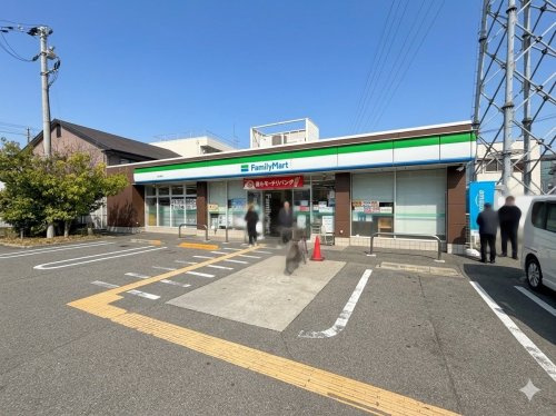 【コンビニエンスストア】ファミリーマート立花東店まで356ｍ