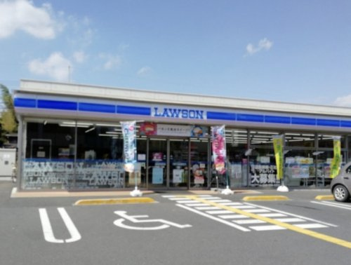 【コンビニエンスストア】ローソン行田持田一丁目店まで745ｍ
