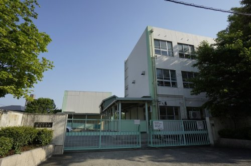 【小学校】名古屋市立弥富小学校まで565ｍ