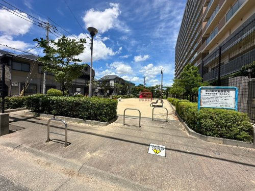【公園】平松南児童遊園地まで107ｍ