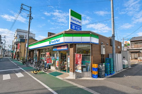 【コンビニエンスストア】ファミリーマート羽衣駅西店まで620ｍ