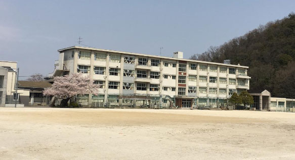 【中学校】岐阜市立藍川中学校まで590ｍ