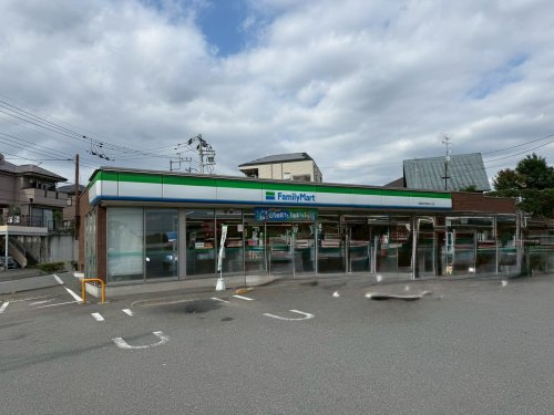 【コンビニエンスストア】ファミリーマート　昭島田中町団地入口店まで1114ｍ
