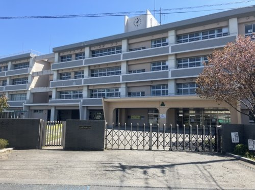 【小学校】大分市立坂ノ市小学校まで700ｍ