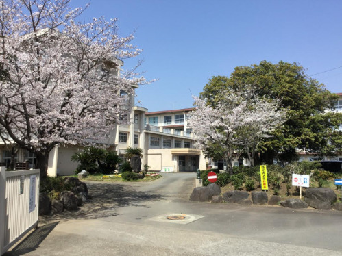 【小学校】三島市立北上小学校まで933ｍ
