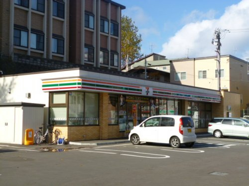 【コンビニエンスストア】セブンイレブン小樽船見坂下店まで1055ｍ