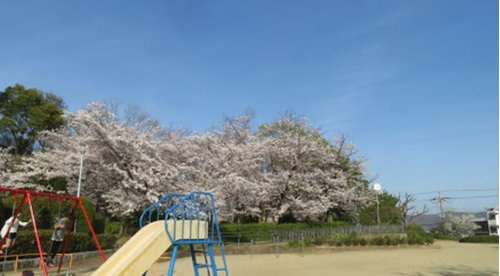 【公園】東中振中央公園まで918ｍ