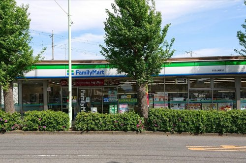 【コンビニエンスストア】ファミリーマート　町田山崎町店まで827ｍ