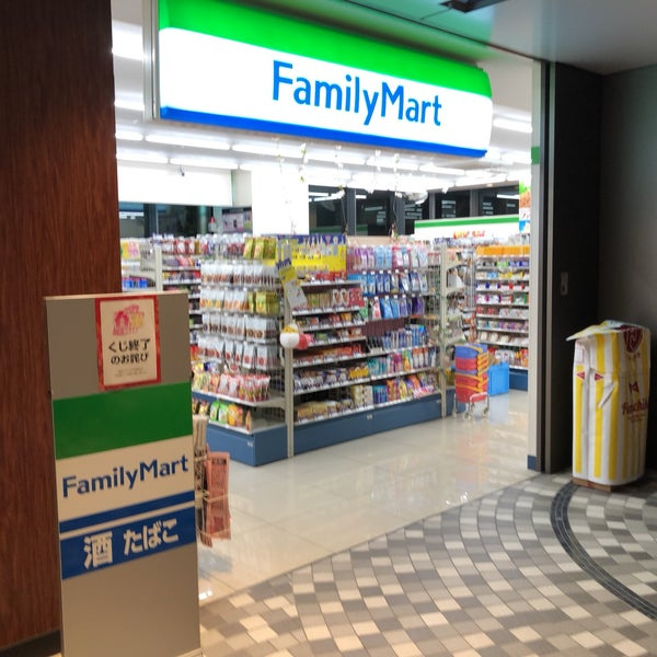 【コンビニエンスストア】ファミリーマート　大崎ブライトタワー店まで117ｍ