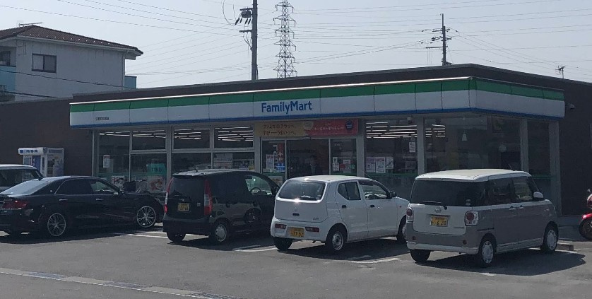 【コンビニエンスストア】ファミリーマート　日野町松尾店まで2198ｍ