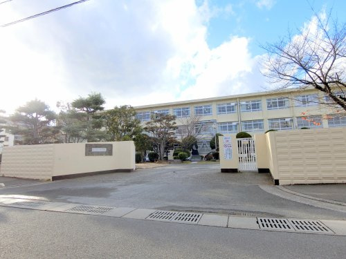 【中学校】福岡市立多々良中学校まで1400ｍ