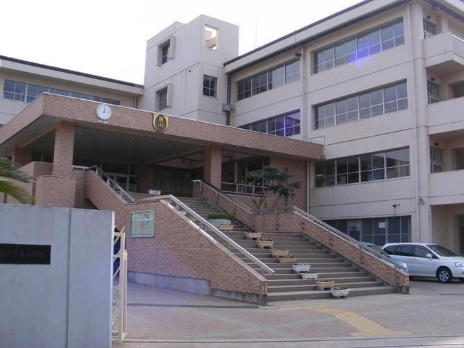 【小学校】越谷市立大袋東小学校まで446ｍ