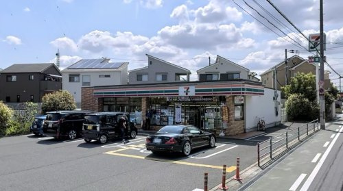 【コンビニエンスストア】セブンイレブン　高石加茂4丁目店まで592ｍ
