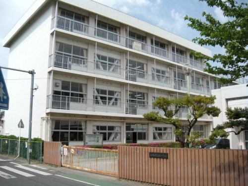 【小学校】行田市立西小学校まで580ｍ