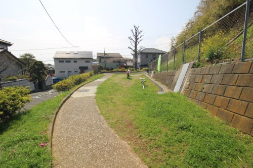【公園】鴨居3丁目第3公園まで159ｍ