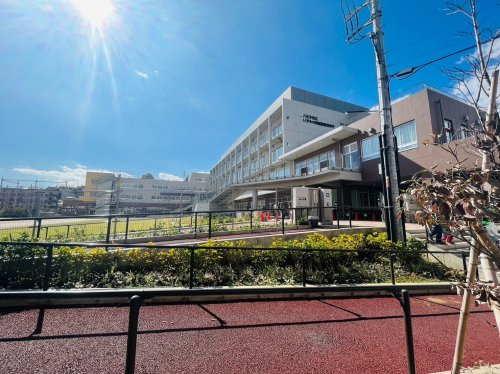 【小学校】八王子市立　いずみの森義務教育学校　特別支援学級・前期まで1025ｍ