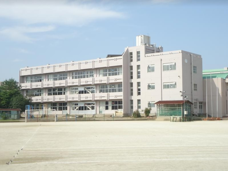 【小学校】春日部市立粕壁小学校まで370ｍ
