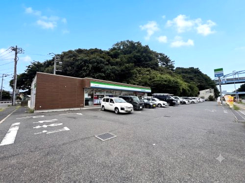 【コンビニエンスストア】ファミリーマート千葉稲丘町店まで406ｍ
