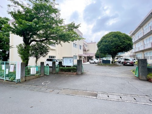 【小学校】富士宮市立富丘小学校まで1582ｍ