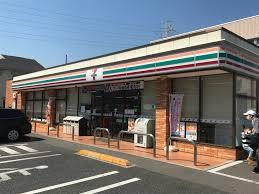 【コンビニエンスストア】セブンイレブン　足立六町1丁目店まで327ｍ