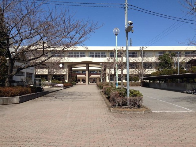 【中学校】行田市立西中学校まで1672ｍ