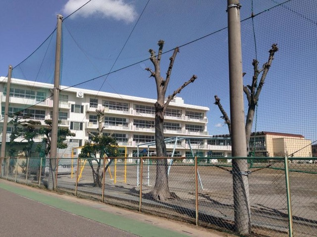 【小学校】行田市立西小学校まで1406ｍ