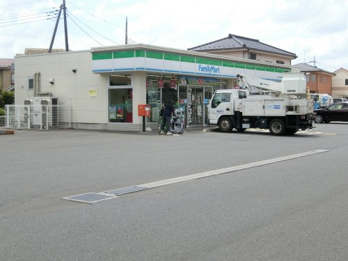 【コンビニエンスストア】ファミリーマート川越天沼新田店まで320ｍ