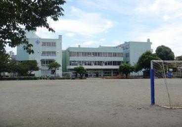 【小学校】厚木市立妻田小学校まで542ｍ
