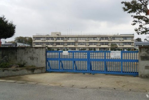 【小学校】上里町立　長幡小学校まで705ｍ