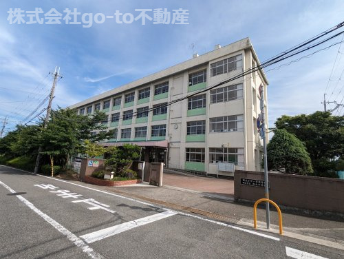 【中学校】明石市立高丘中学校まで995ｍ