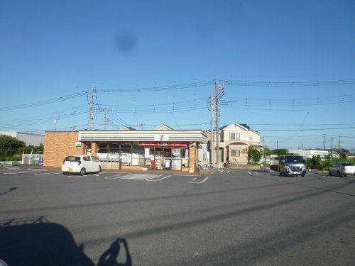 【コンビニエンスストア】セブンイレブン　越谷谷中町4丁目店まで700ｍ