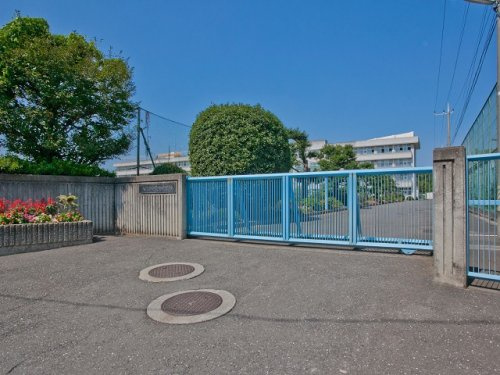 【中学校】東町中学校まで721ｍ