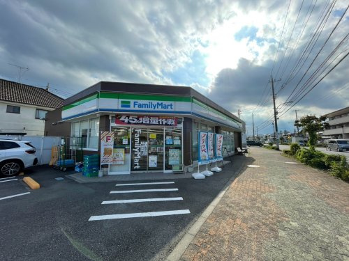 【コンビニエンスストア】ファミリーマート　あきる野睦橋通り店まで675ｍ