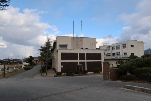 【小学校】米子市立淀江小学校まで1263ｍ
