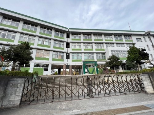 【中学校】飯能市立加治中学校まで1620ｍ