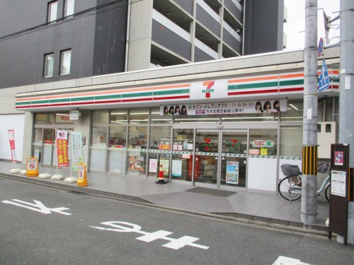 【コンビニエンスストア】セブン－イレブン　ＪＲ西大路駅前店まで292ｍ