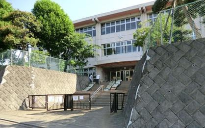 【小学校】千木良小学校まで2961ｍ