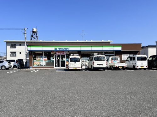 【コンビニエンスストア】ファミリーマート　甲西梅影町店まで500ｍ